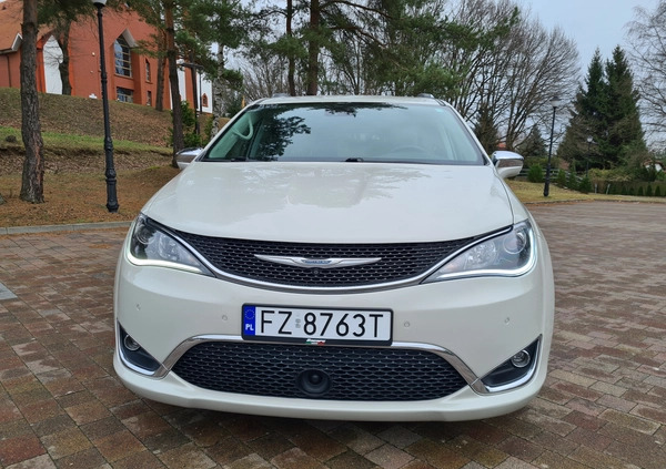 Chrysler Pacifica cena 119000 przebieg: 159000, rok produkcji 2017 z Góra małe 379